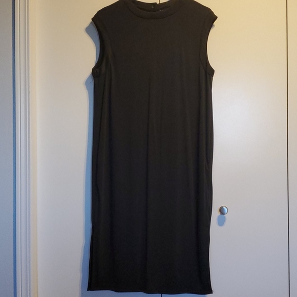 Saks Fifth Avenue - Picture 1 of 4